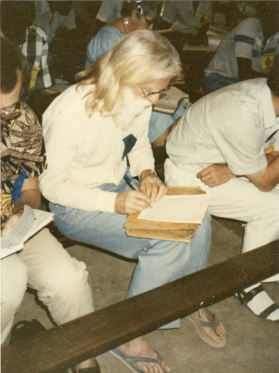 André dans les années 70, jeune missionnaire aux cheveux longs...