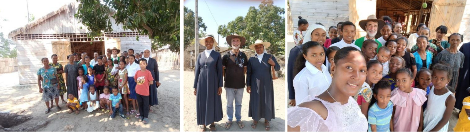 Trois photos disposées en bandeau horizontal, montrant Alfonso Bartolotta au milieu de la communauté chrétienne de Bemokijy. Atmosphère réjouie.