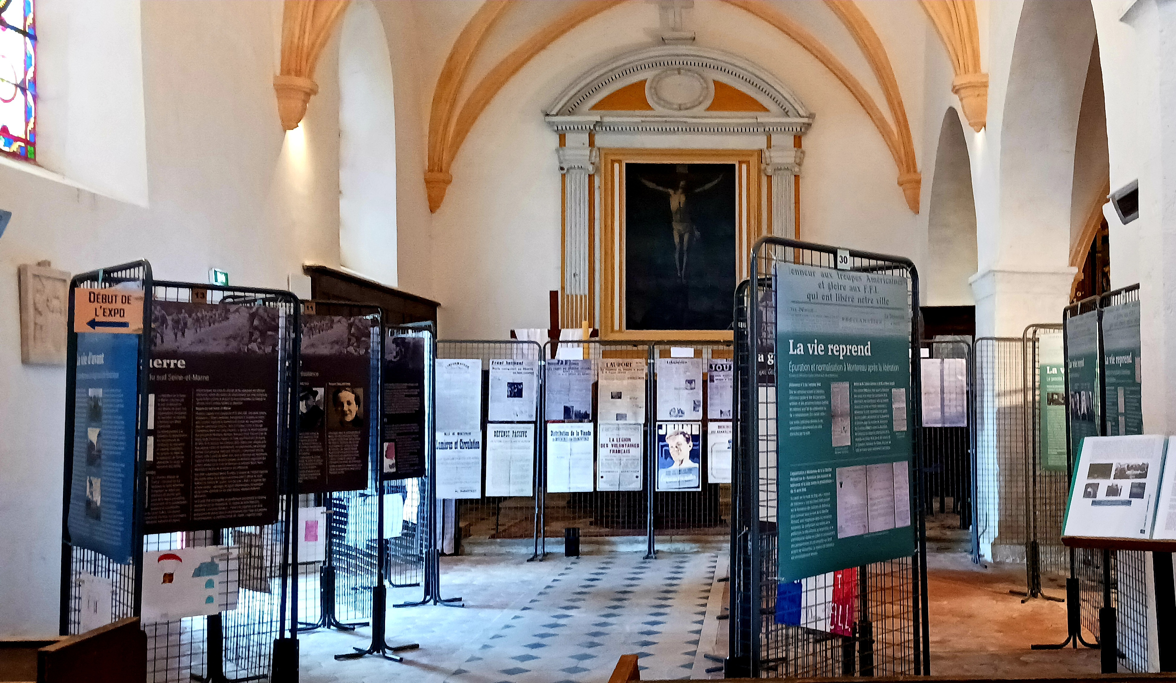 l'expo dans l'église de Montmachoux